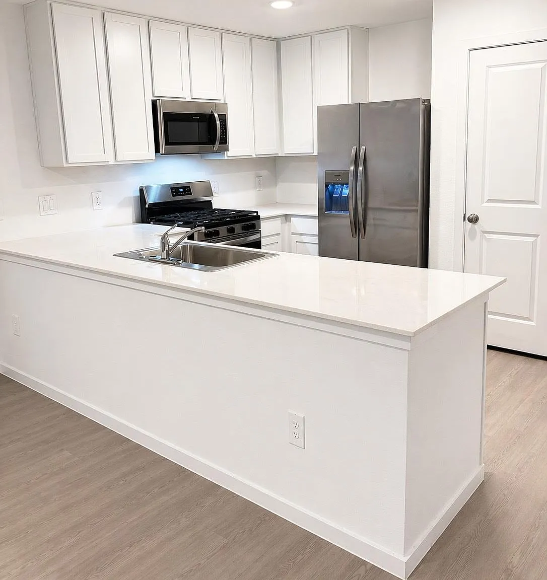 4 bed, 2.0 bath, 1680 sqft, $1,850 — Photo 3