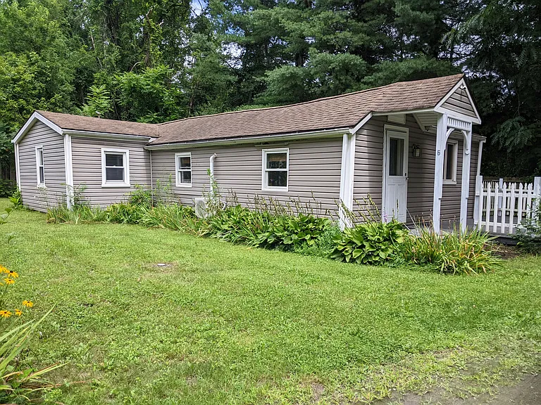 6 Riverview Ct — Photo 2