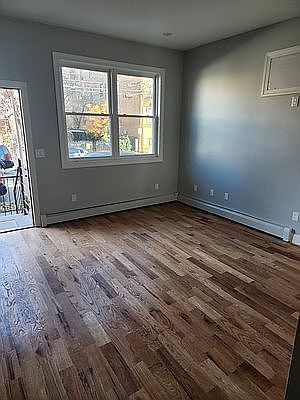 3rd image of 746 E 224th St #3