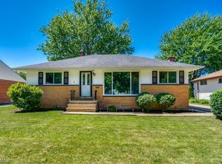 6982 Maplewood Rd, Parma Heights, OH 44130