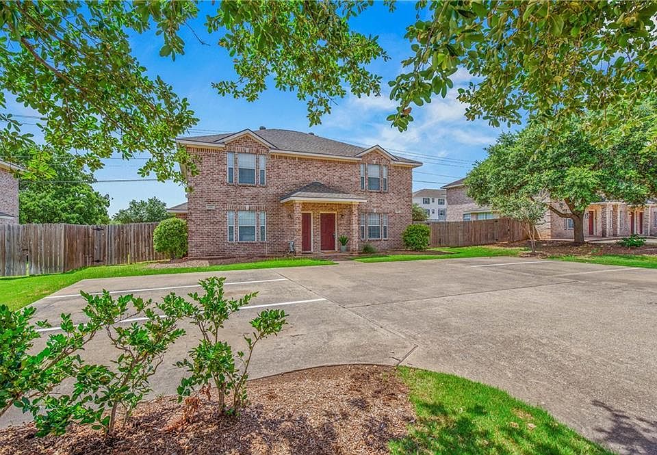1st image of 1111 Gridiron Dr