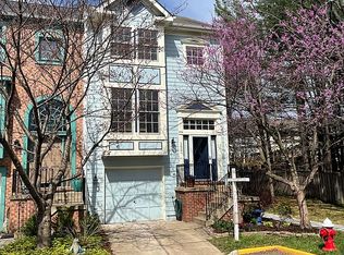 102 Maximillian Ct SW, Leesburg, VA 20175