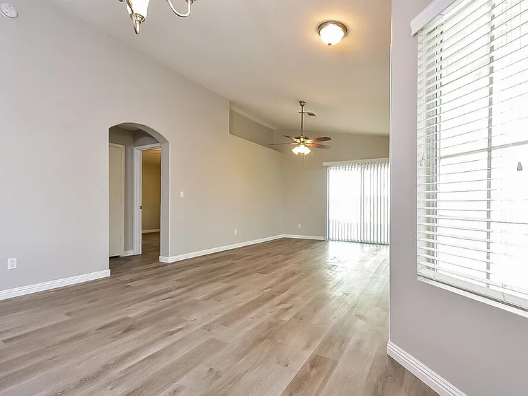 8100 Pursuit Ct — Photo 5