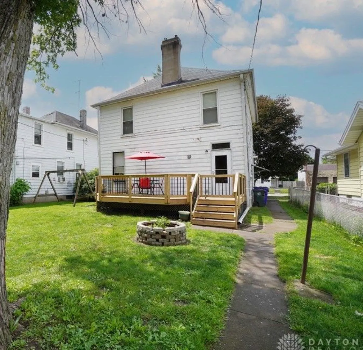 4 bed, 1.5 bath, 1830 sqft, $1,850 — Photo 2