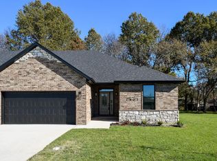 2022 S Regal Ct, Springfield, MO 65807