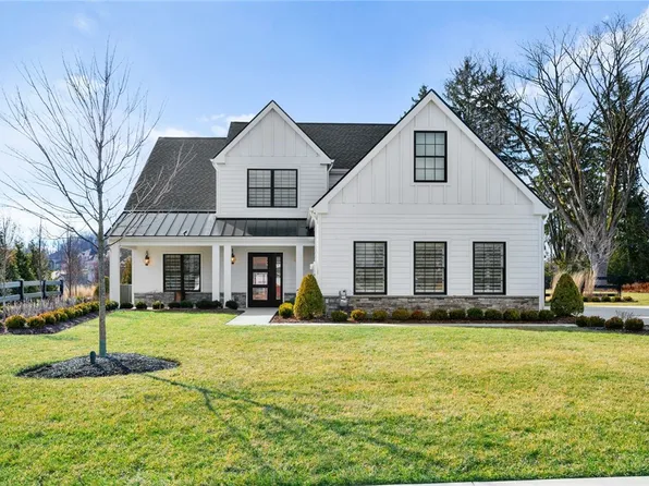 1002 Mitchell Dr, Mc Kees Rocks, PA 15136