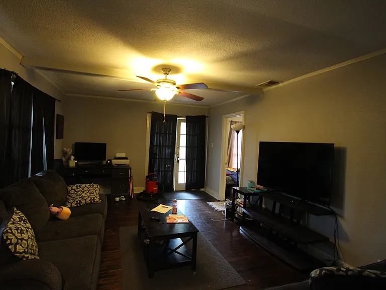 2104 Sunnybrook Dr — Photo 5