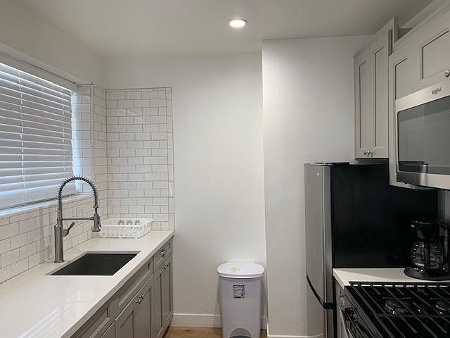 1st image of 360 Parkman Ave