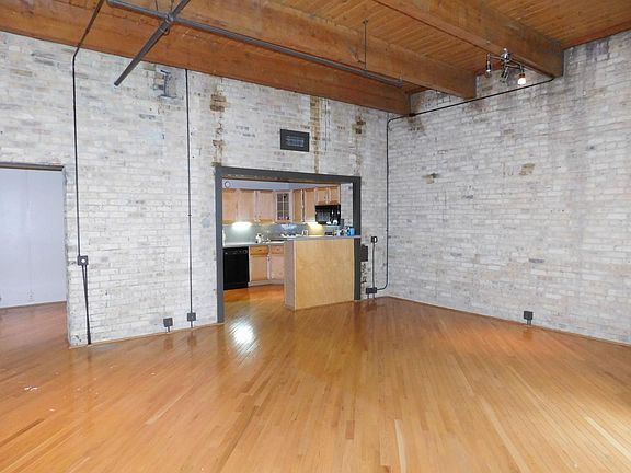 3rd image of 540 N Lake Shore Dr APT 610