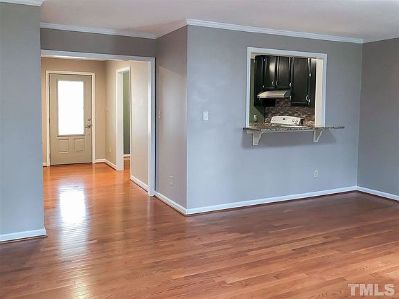 4th image of 2005 Englewood Dr