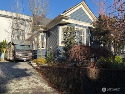 1412 E Thomas Street, Seattle, WA, 98112
