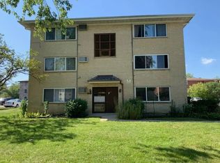 294 8th St APT 1A, Wheeling, IL 60090