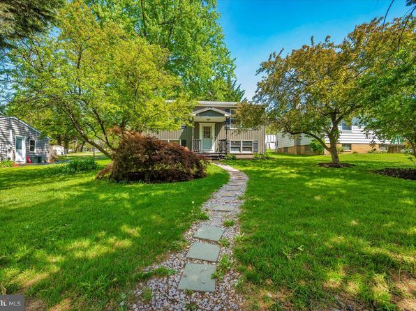 19 S Farquhar St, Union Bridge, MD 21791