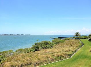 3 Harbour Isle Dr #204, Fort Pierce, FL 34949