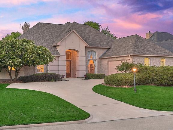 2nd image of 66 Brookgreen Cir S