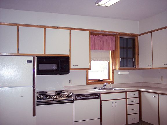 Large country style kitchen