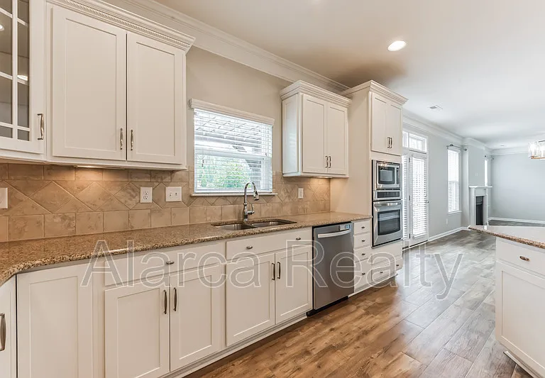 7419 Canova Ln — Photo 9