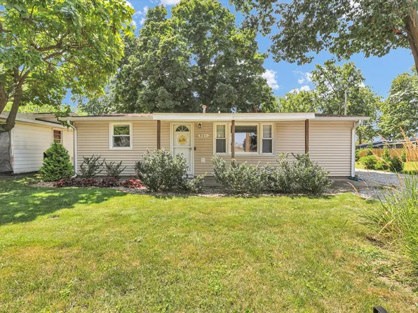 901 E Fairview Dr, Tuscola, IL 61953