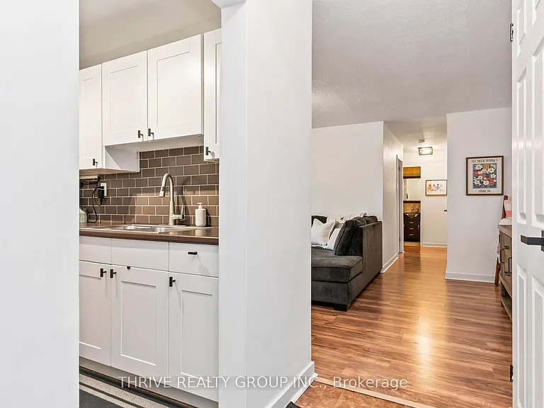 635 Wonderland Rd S #4 — Photo 7