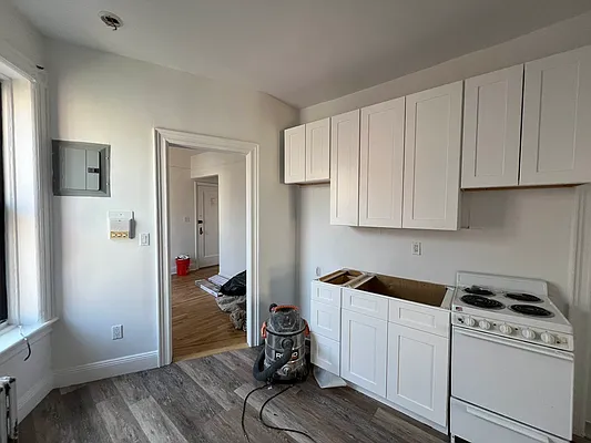 Rented by KNOCKKNOCK LLC | media 8
