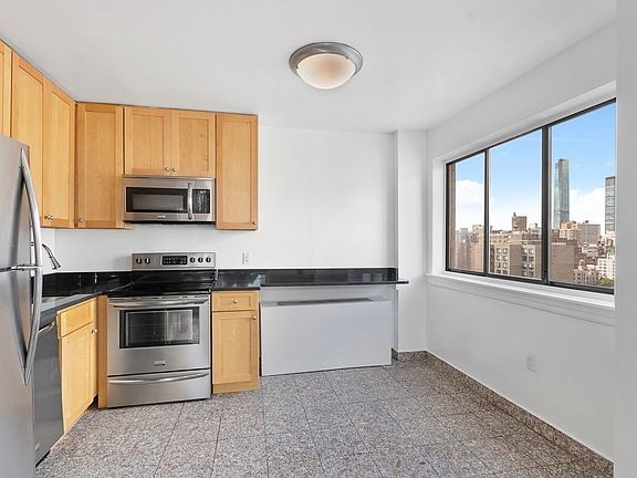 5th image of 312-316 E 30th St Penthouse 1