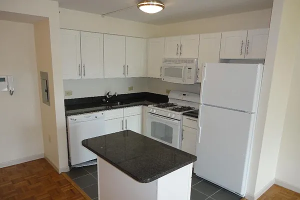 Rented by Corcoran | media 27