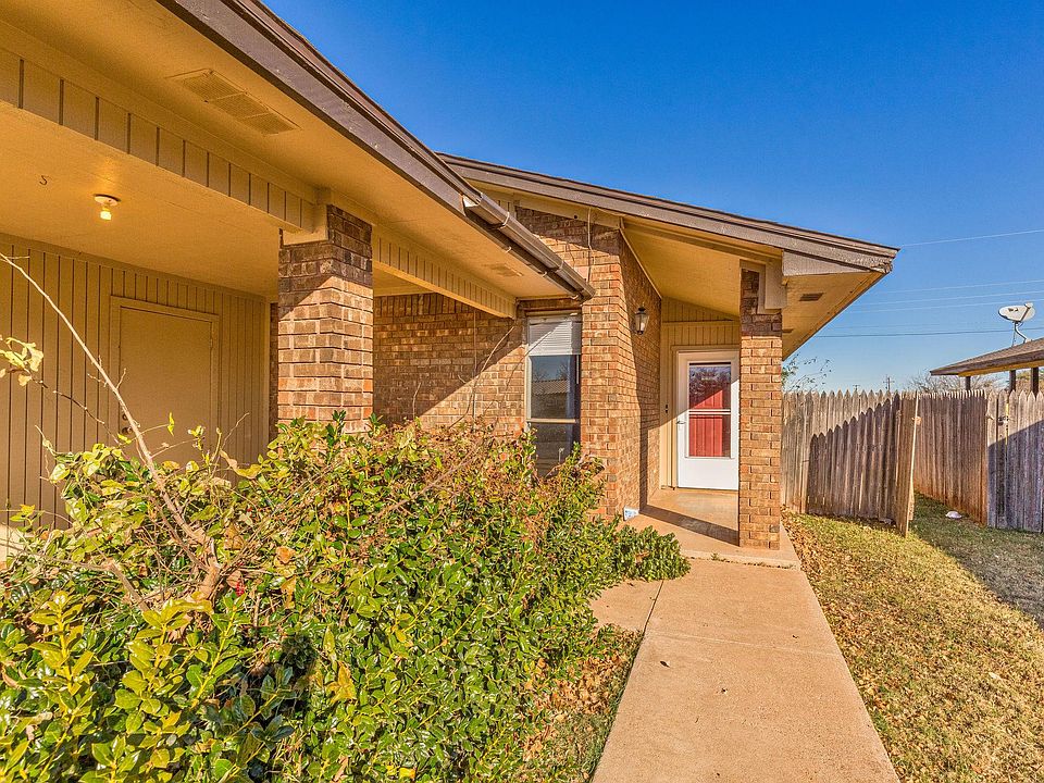 A BEAUTIFUL, QUIET, SOUTHSIDE NEIGHBORHOOD! NO ROAD NOISE!