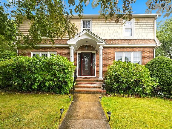 5th image of 59 Prospect St