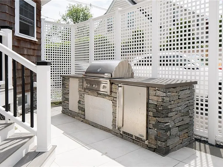 122 Ruggles Ave — Photo 46