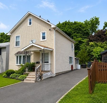 2nd image of 9 Chestnut St
