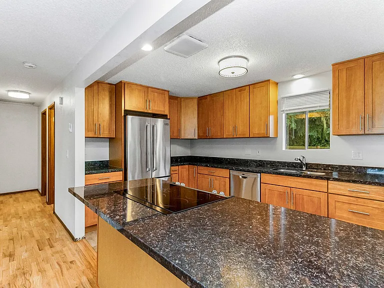 123 Maple Ave — Photo 6
