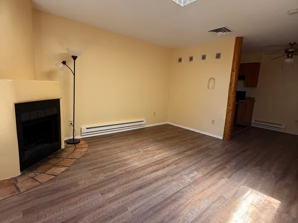 2600 W Zia Rd APT B14, Santa Fe, NM 87505