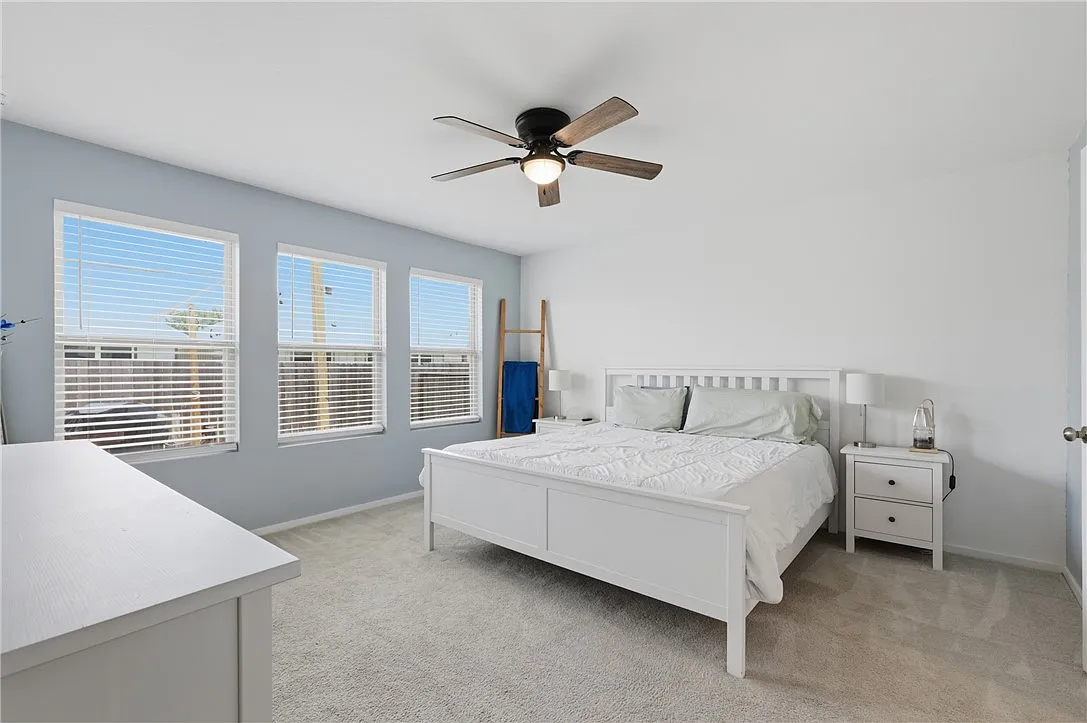 4 bed, 1804 sqft, $2,300 — Photo 4