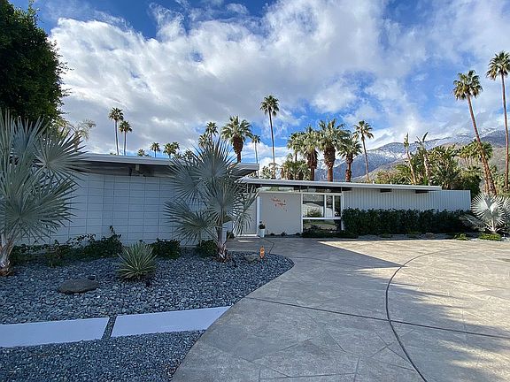 3rd image of 1415 E Ocotillo Ave