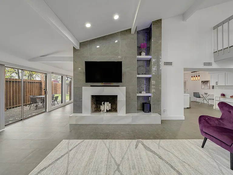 313 Melorine Dr — Photo 5