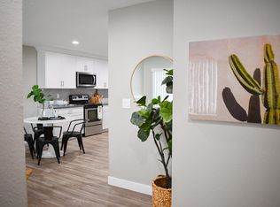 330 E Fallbrook St #B, Fallbrook, CA 92028