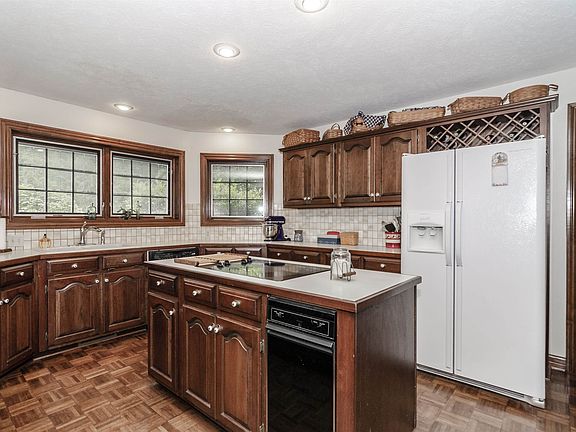 4th image of 303 Wheatridge Pl