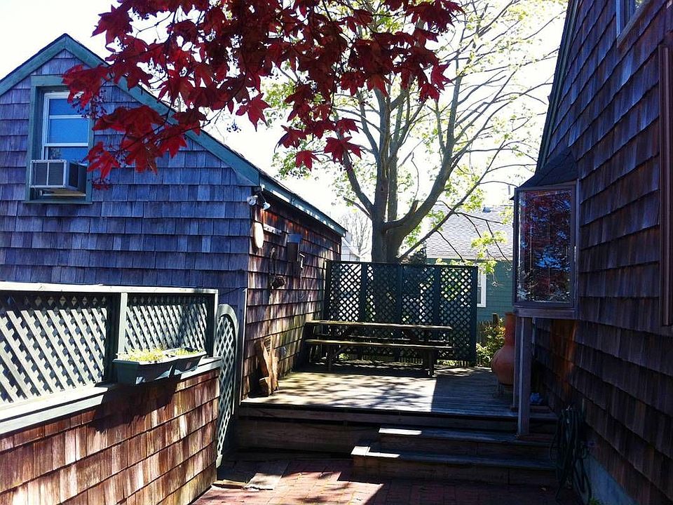 2nd image of 20 Somers Ave