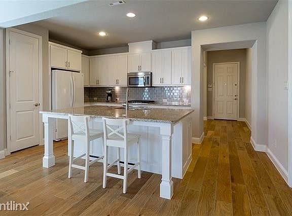3rd image of 4604 Council Bluffs Dr