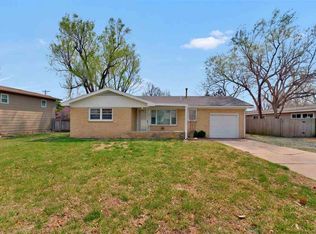 834 N Woodchuck Ln, Wichita, KS 67212