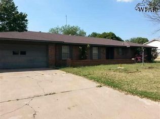 1038 Jan Lee Dr, Burkburnett, TX 76354