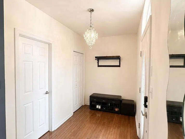 10551 Cherry Grove Ct — Photo 3
