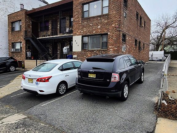 5th image of 449-451 Washington Ave
