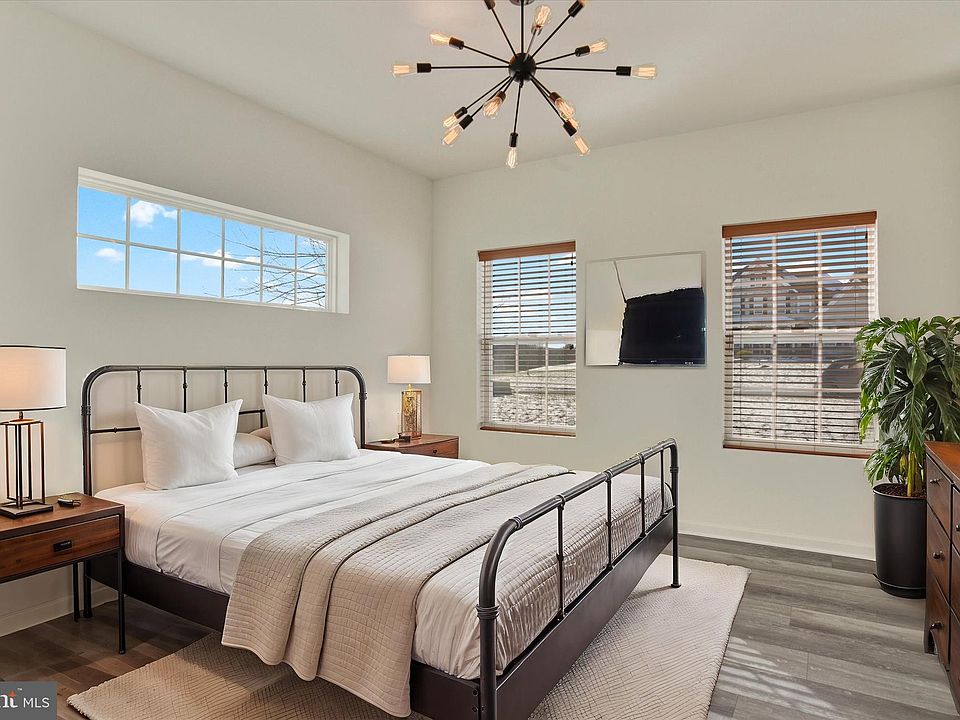 7061 Creek Crossing Dr, Harrisburg, PA 17111 | Zillow