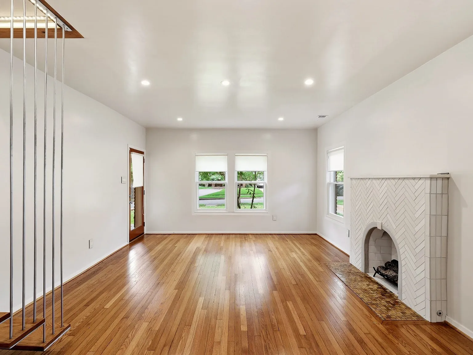 2 bed, 2.0 bath, 1317 sqft, $3,750 — Photo 3