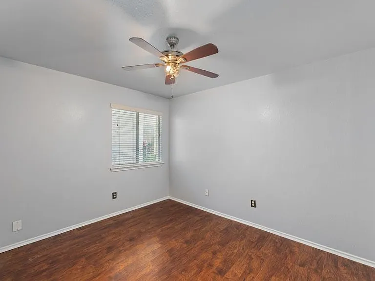 12816 Dwight Eisenhower St — Photo 21