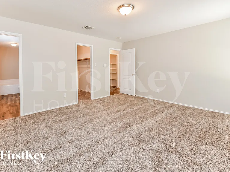 8036 Autumn Creek Trl — Photo 9