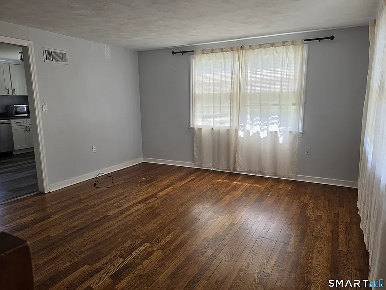 68 Geissler Dr — Photo 9