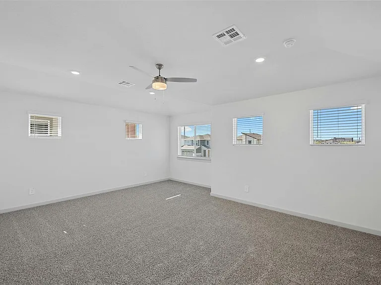 136 New Haven Ave — Photo 20