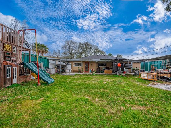 11104 Timber Crest Dr, Houston, TX 77065